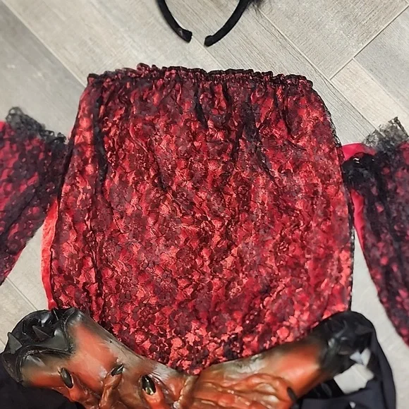 Halloween devil costume - Picture 5 of 11